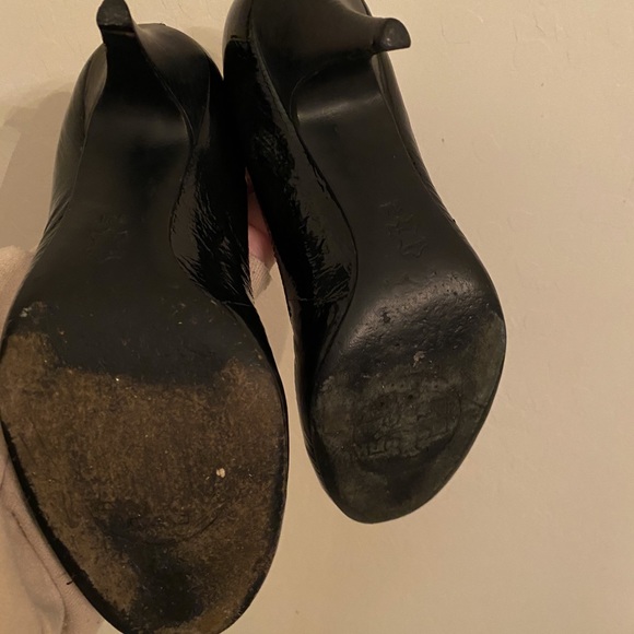 Tory Burch black patent leather logo pumps 7 - Picture 5 of 5